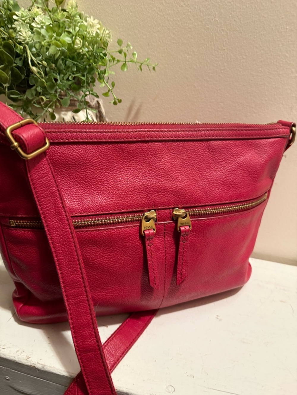 Fossil Elise Double Zip Fuchsia Pebbled Leather  Crossbody Shoulder Bag EUC